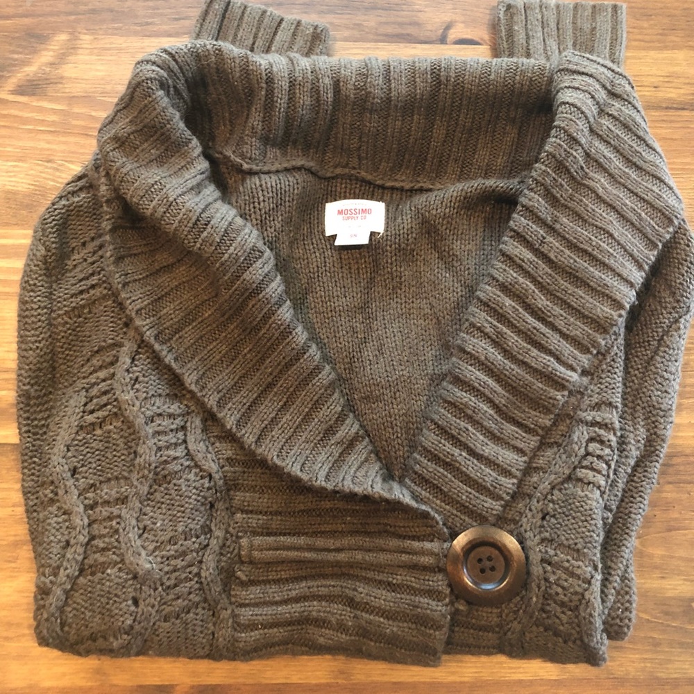 Women’s cable knit sweater